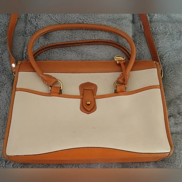 Vintage Dooney & Bourke Crossbody - Picture 3 of 16